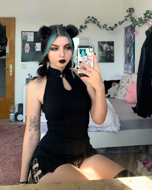 DEDE6E8F D3A4 4BFB A8D1 28EB800FE06D