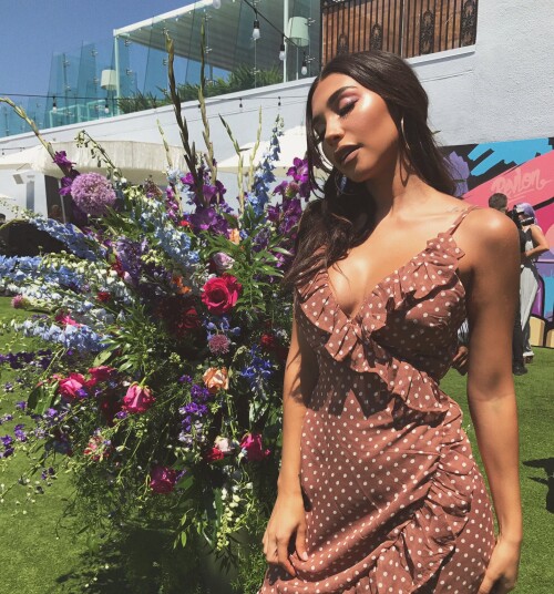 DG 8tuDUwAAR IAf18d3a3384d293c6