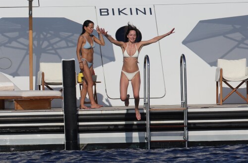 DJBR0008c9c38a3556a26119