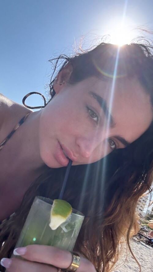 DLImaged9f22a3e6e6382fb