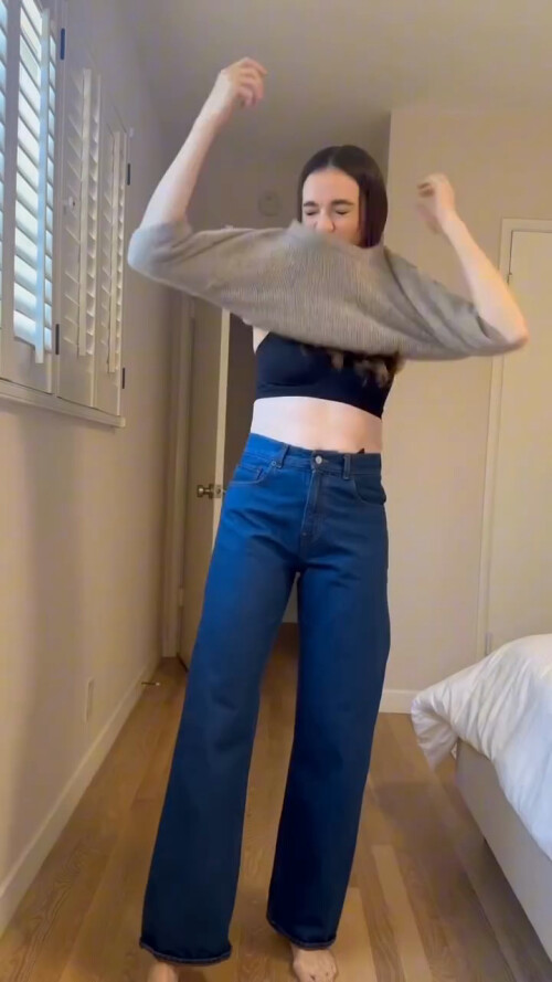 DP Sweater 4f29d8b4f1a3330a4