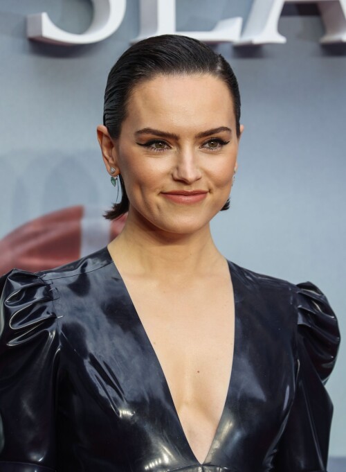 DaisyRidley 3cf17877e0a6833c2