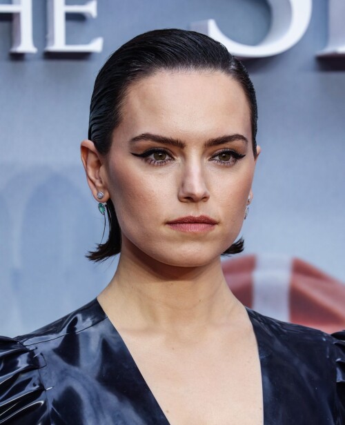 DaisyRidley 7e3394c56604a29d6