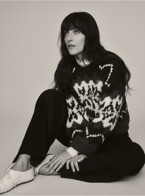 Dakota Johnson VOGUE Germany 914b2530c5b6ccf15