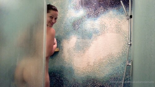 Dani Daniels Shower17