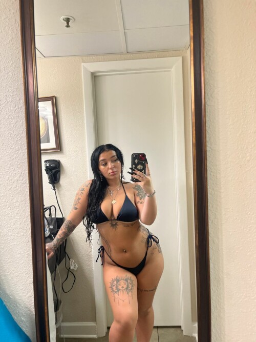 Danielle Cohn 2022 04 12 50534bf662bcf3ce 1080x1440 FC2DE4B1 8EF3 4E01 A61A 7960010E2A15