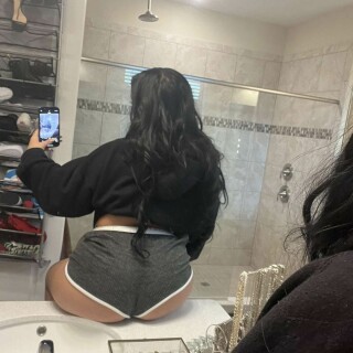 Danielle-Cohn---2022-05-01---2c9113c078d78d53_1080x1440_72652BC3-933C-400E-B78F-9584F1BB91A1608d82a615a792b8