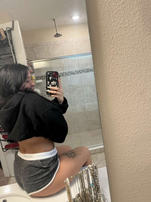 Danielle Cohn 2022 05 01 7be7f335beeac2b9 1080x1440 1F20EC01 2532 4CFC A915 BC2A07F286AE