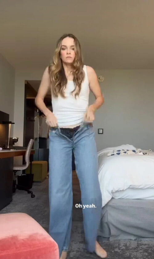 Danielle Panabaker Chicago 11b4cd16b9751aeb5