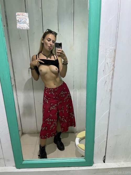 Danifae pic 0457d54c9696506b583a