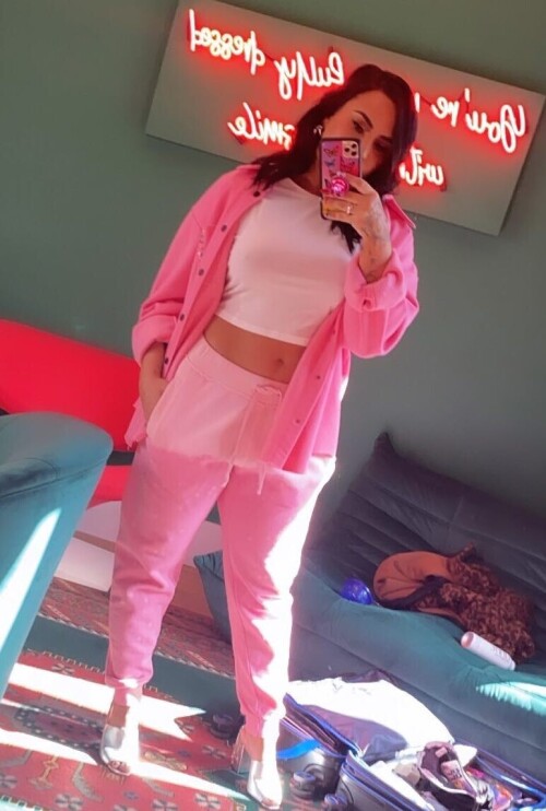 Demi Lovato Braless copycbcdd6c8093d780f