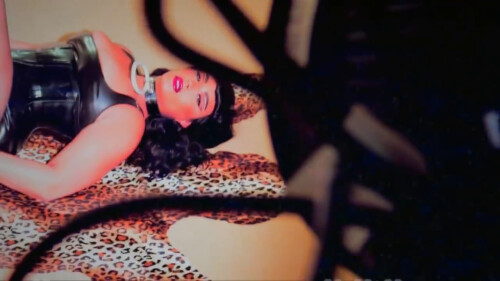 Demi Lovato Inked BTS.mp4 snapshot 00.08 2022.05.27 23.22.34 