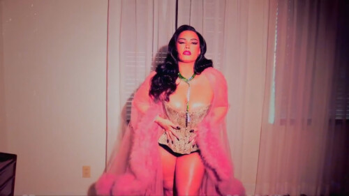 Demi Lovato Inked BTS.mp4 snapshot 00.19 2022.05.27 23.23.31 