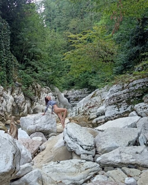 Destroyholesposeec7ba69b08c2983b