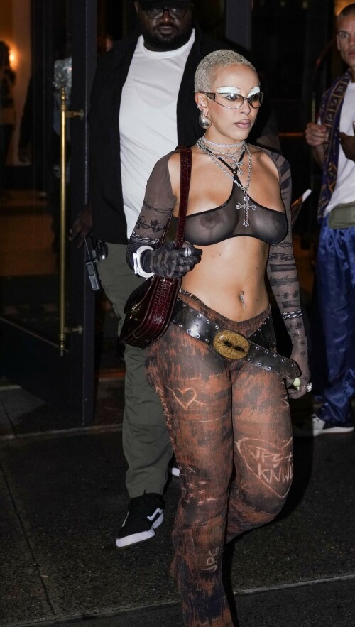 Doja Cat Nude 09d912df221e4e41c3