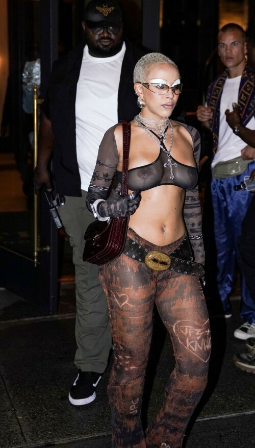 Doja Cat Nude 1077545eb76a772776