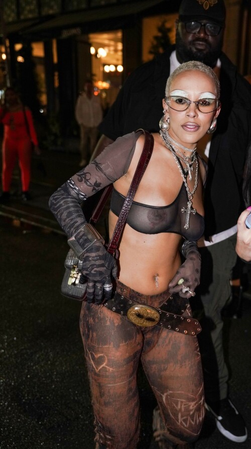 Doja Cat Nude 12977b6bd9814f92fe