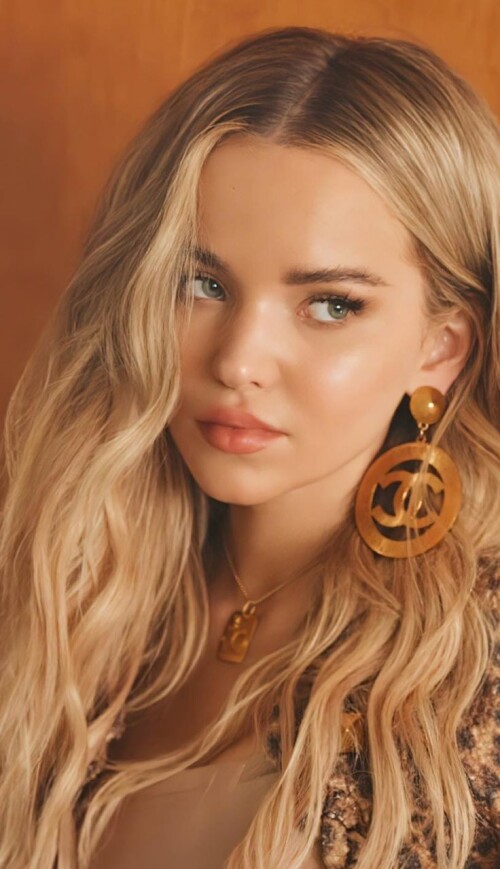 Dove Cameron R0557ba475d427fd809a