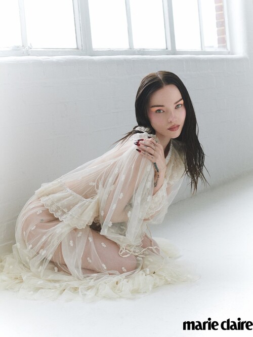 Dove Cameron R06253e7c75288c77f1e