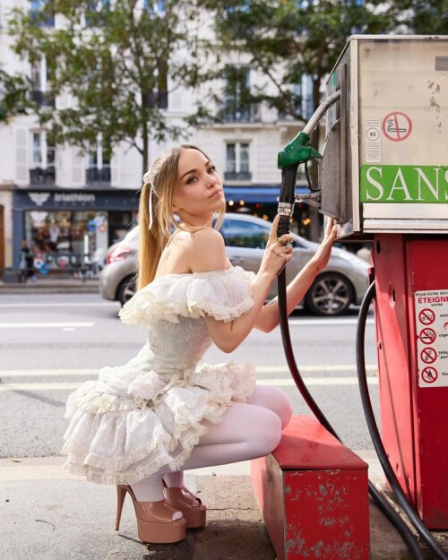 Dove Cameron R078eff80019490047dd