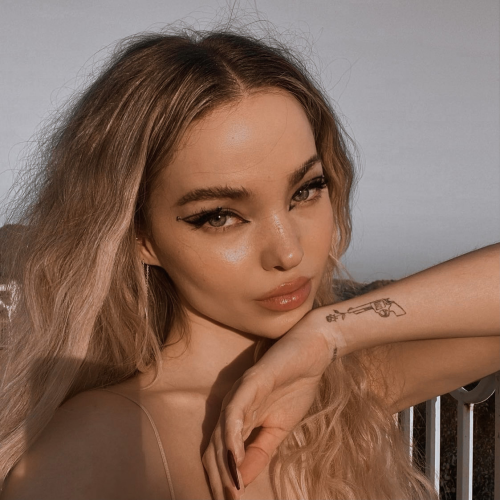 Dove-Cameron-R0848f2558fca8124cad