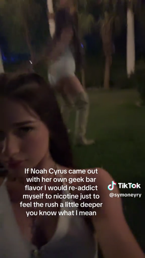 Download-1.mp4_000010766b5a4cc5af3f8818f