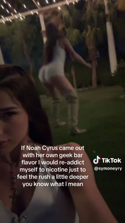 Download-1.mp4_000011066ca71185676ade7b0