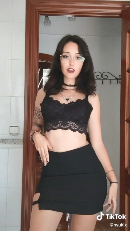 Download 1.mp4 snapshot 00.08 2023.06.04 23.43.4487b15417c50d8fac