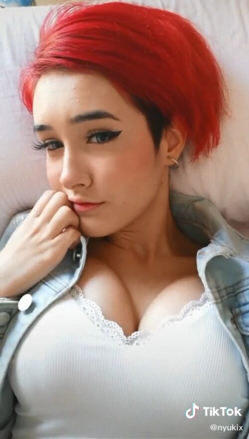 Download.mp4 snapshot 00.08 2023.06.04 23.48.55184abd6f78751cff