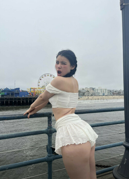 E28DF8F8 3BC1 4968 8991 56677F166ED1