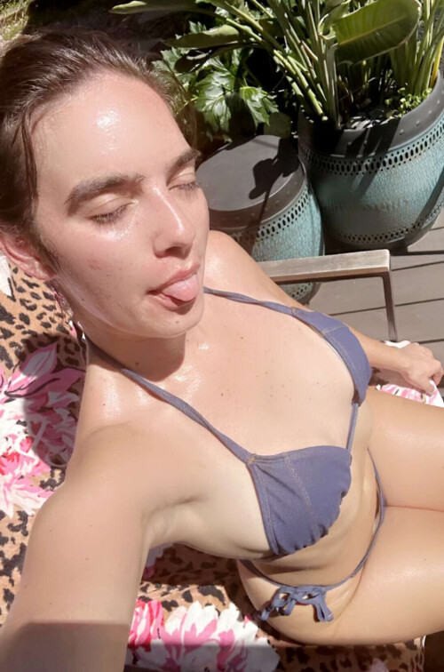 E484F82D 3B20 44FF ABA6 81C9E13CD3E27a6733241d739edb