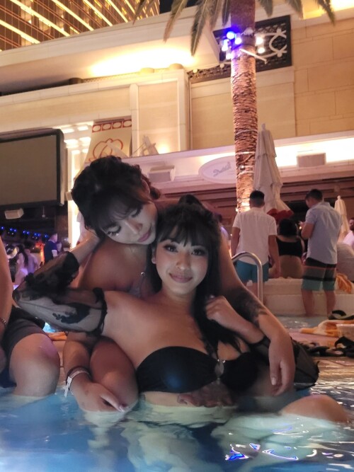 E4XsozuVIAE Vaee7650c69a1500ea