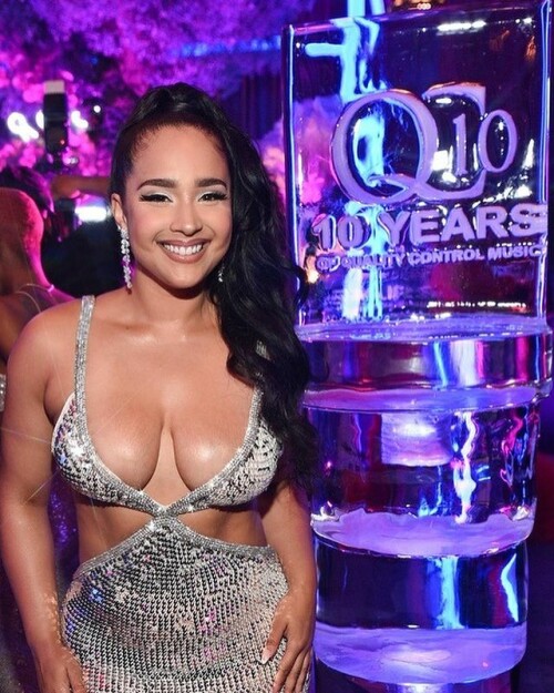 E5B6A0DE 7D06 4245 A0F0 05D377A494C796870f98cba4c159