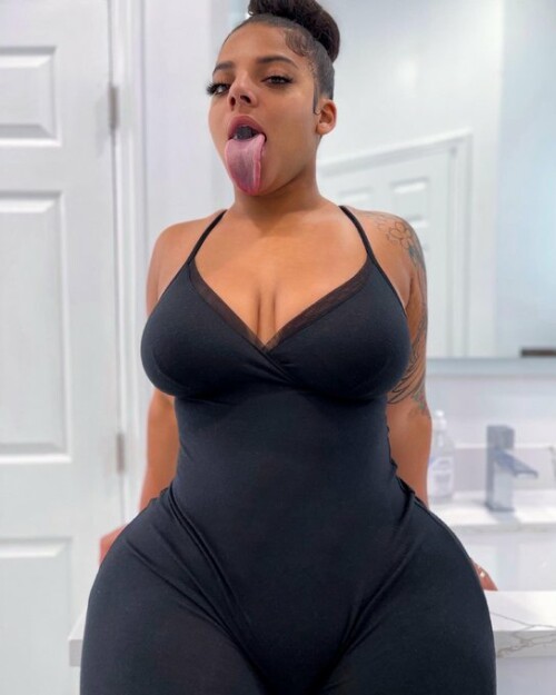 E5UCROvXMAMx2C7.jpg small