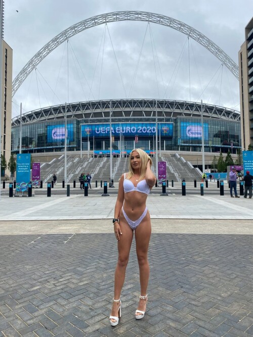 E5uh0luXsAYPXtUd7c17cac35aead32