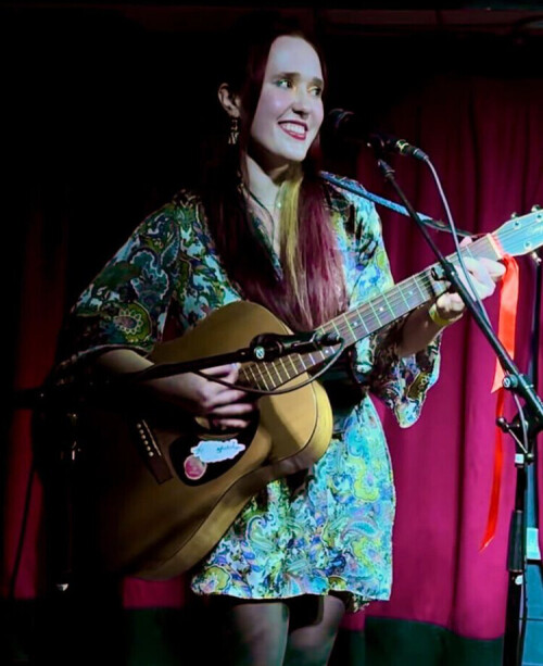 E71E404A 73BC 45EC B2E7 767F813A41E187659647eb4664e3