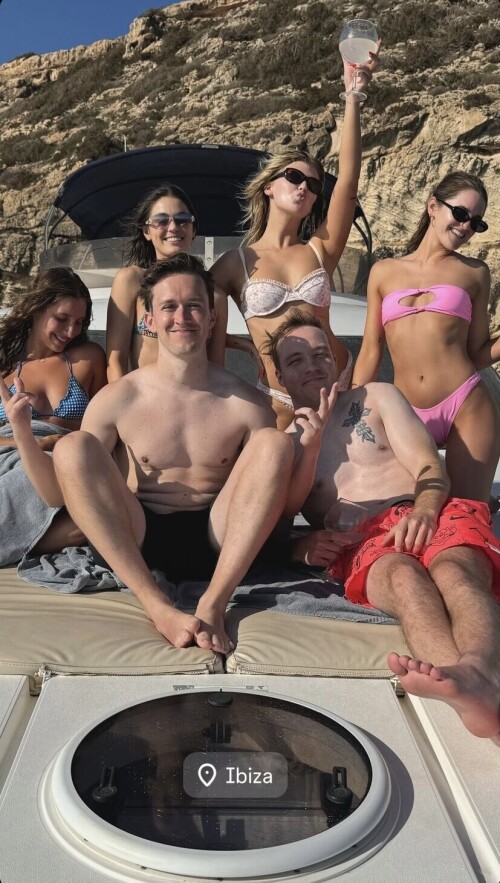 E782487D 3863 455B AFB5 CA242EEDAE8677e883f51389a5ec