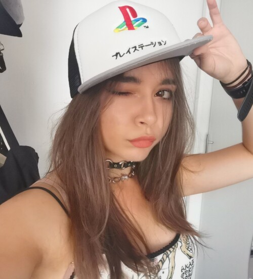 EAEdi9HXUAAYuEI64e46b376cbde277