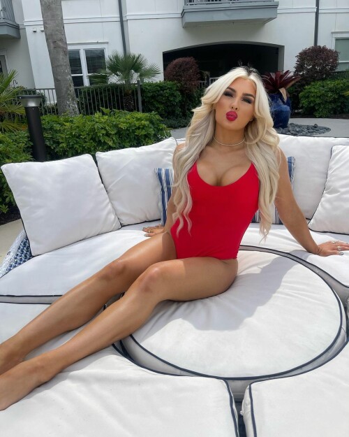 EB51A59E B40E 40FF 8D2E 913730536F09