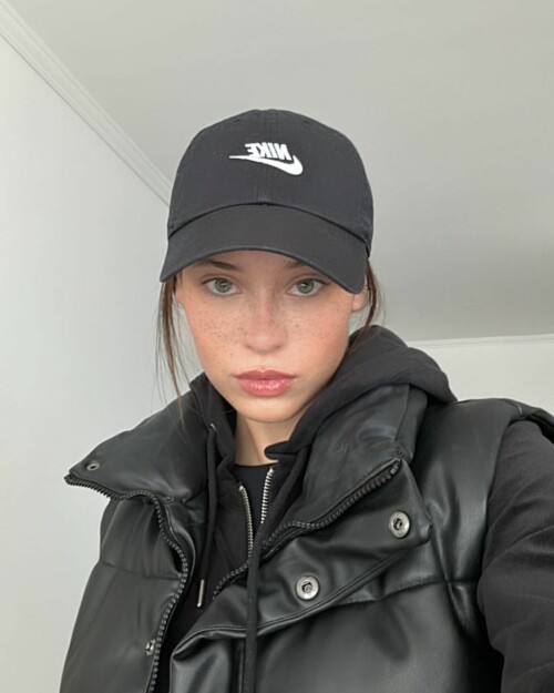 ECE1680A 66DA 4CBF 9BE4 FB923AB07138