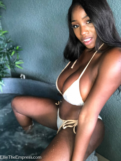 EE Ellie 025 31 1539x2048fa31013a0132eb2f