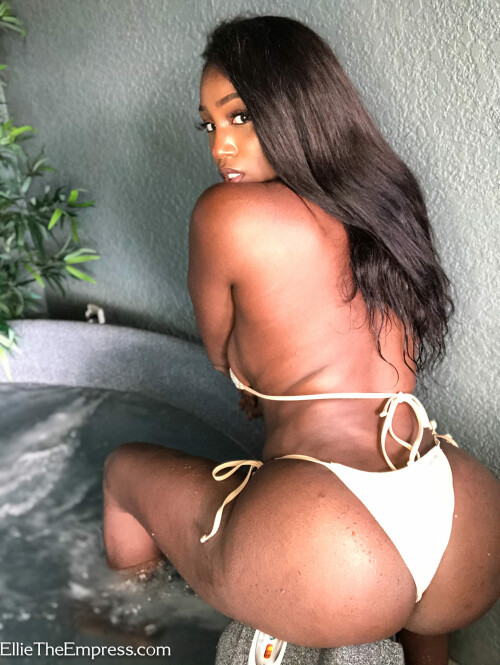 EE Ellie 025 32 1539x20485eebf71fab28146f