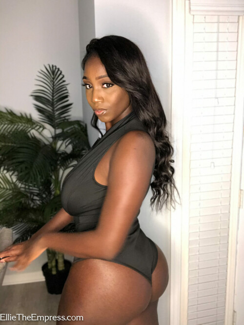 EE Ellie 026 34 1539x2048f41a932275227315