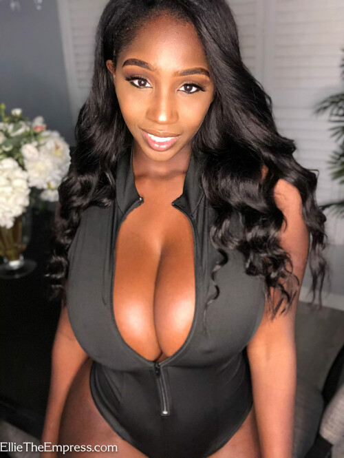 EE Ellie 026 45 1539x2048fcc7bee743fc8007