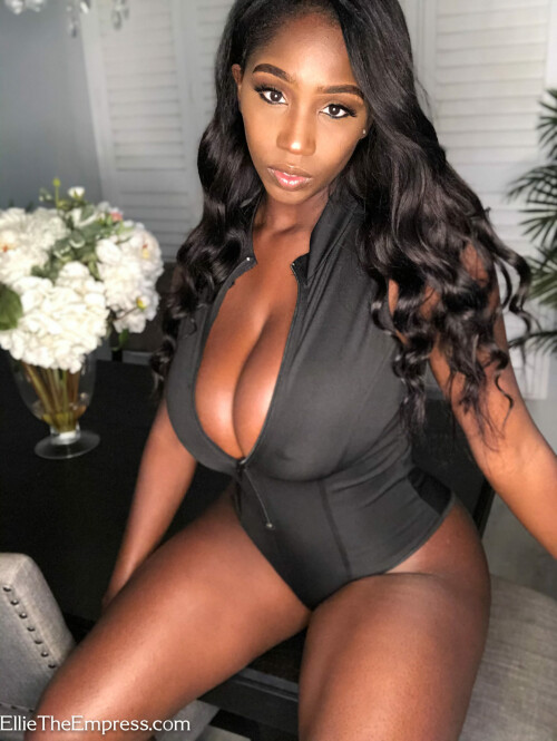 EE Ellie 026 9 1539x2048d4c4867e22562b31