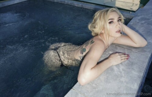 EE5B9669 73D3 4011 8473 3A07E91DFE30