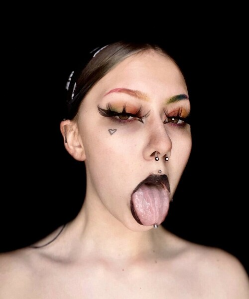 EEE0BA03 8065 49A2 B3FF 1E7B621F7C58