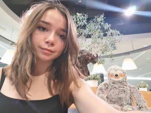 EEGYqC2XUAEPmxe557f970bbfb80106