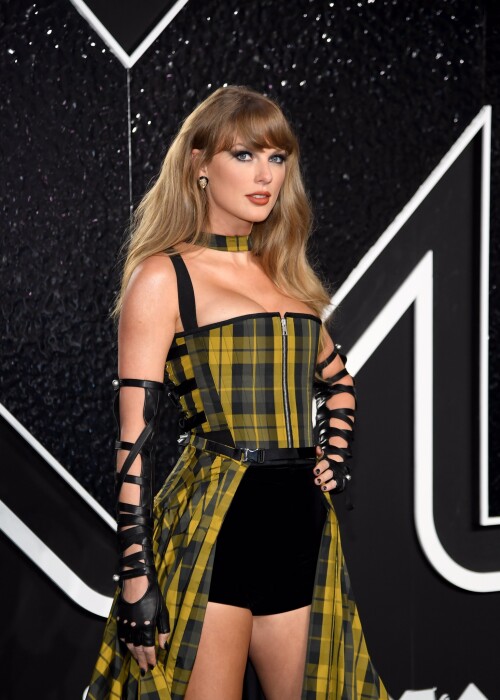 ELMONT, NEW YORK - SEPTEMBER 11: Taylor Swift attends the 2024 MTV Video Music Awards at UBS Arena on September 11, 2024 in Elmont, New York. (Photo by Noam Galai/Getty Images for MTV) ORG XMIT: 776194876 ORIG FILE ID: 2171410855