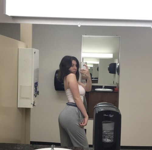 ERMzu3 UEAAxBvZa6c1f7e1771d30ef